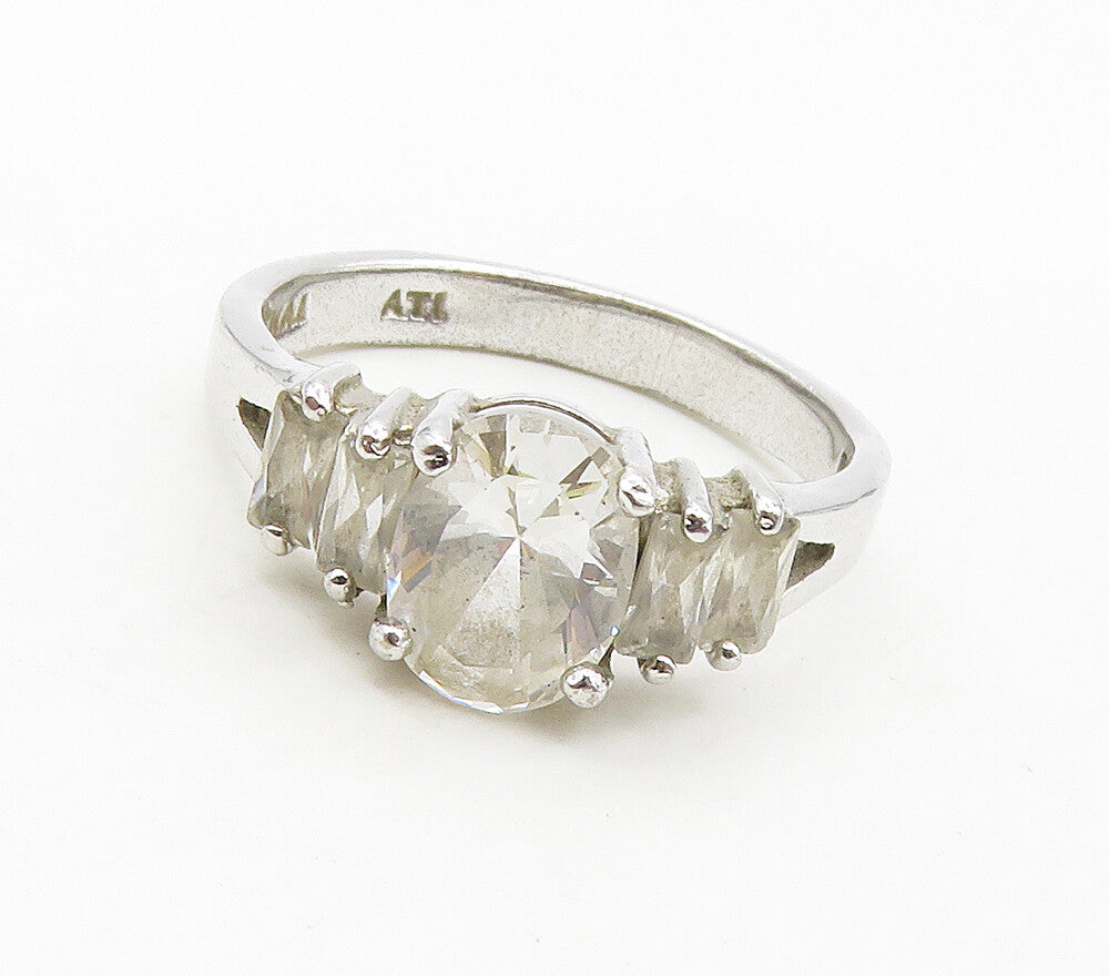 925 Sterling Silver  Sparkling Cubic Zirconia Smooth Band Ring Sz 7  RG15603