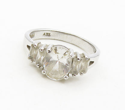 925 Sterling Silver  Sparkling Cubic Zirconia Smooth Band Ring Sz 7  RG15603
