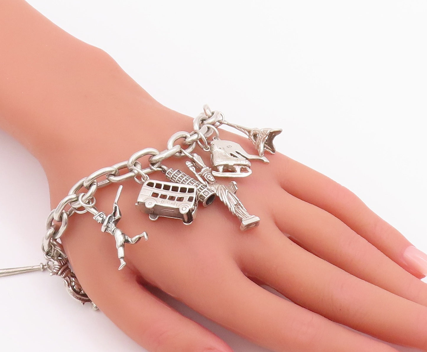 925 Sterling Silver Vintage Bracelet Heavy Dangling Charm Large Heart  BT10605