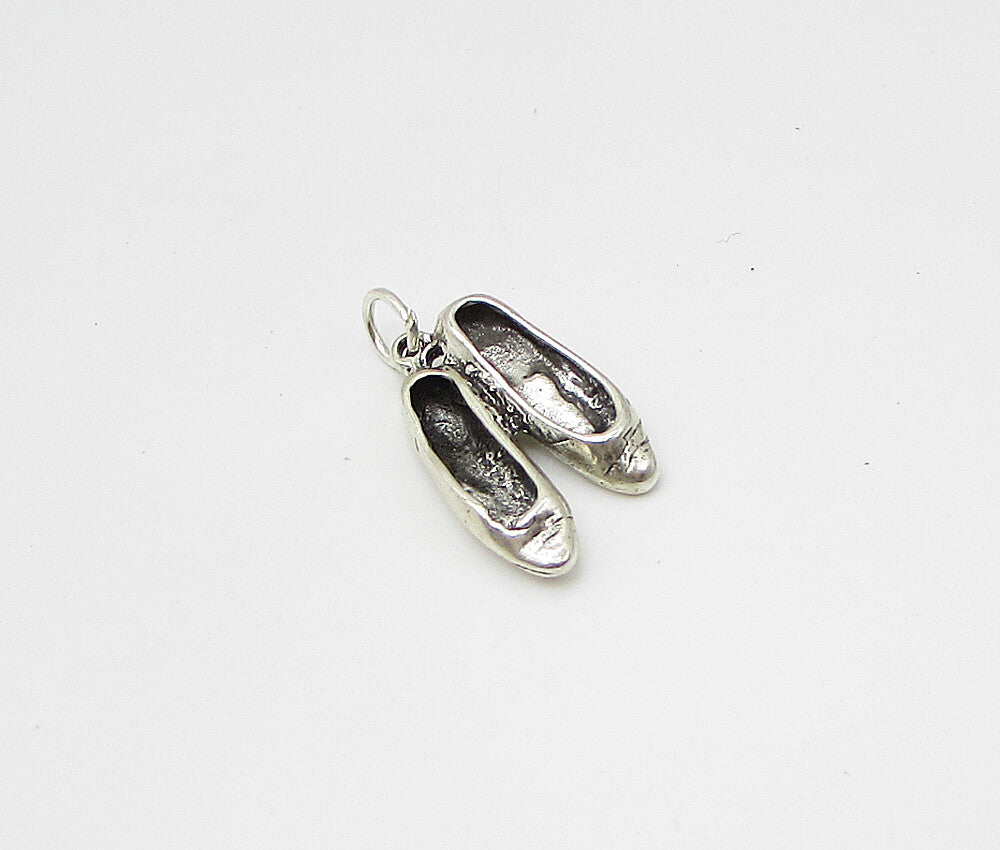 925 Sterling Silver  Vintage Woman's Pair Of Shoes Charm Pendant  PT1835