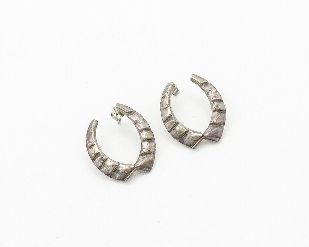 925 Sterling Silver  Vintage Dark Tone Chiseled UShape Hoop Earrings  EG9709
