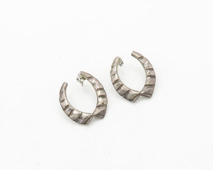 925 Sterling Silver  Vintage Dark Tone Chiseled UShape Hoop Earrings  EG9709