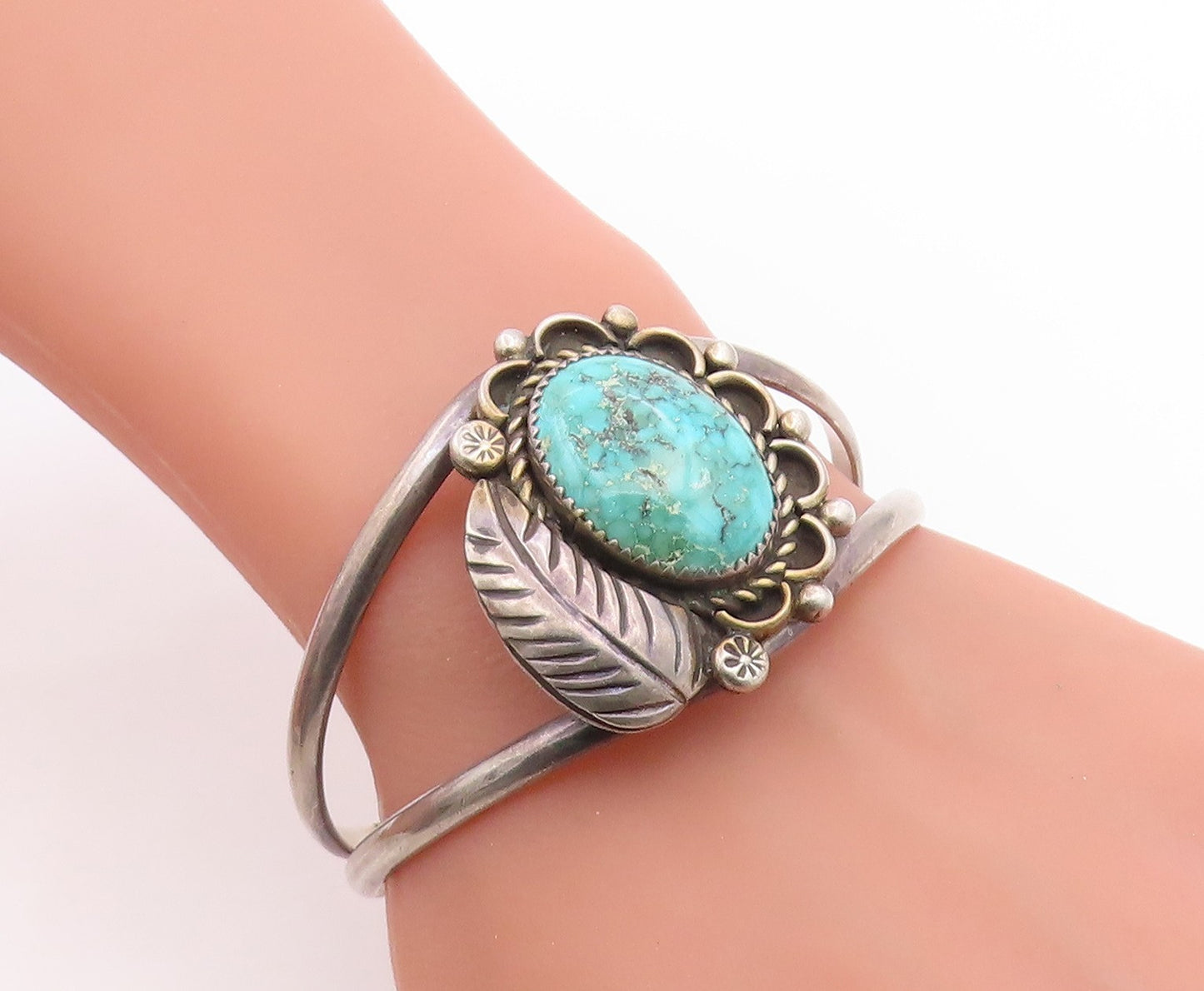 925 Sterling Silver Vintage Bracelet NAVAJO Turquoise Etched Leaf Cuff  BT12000