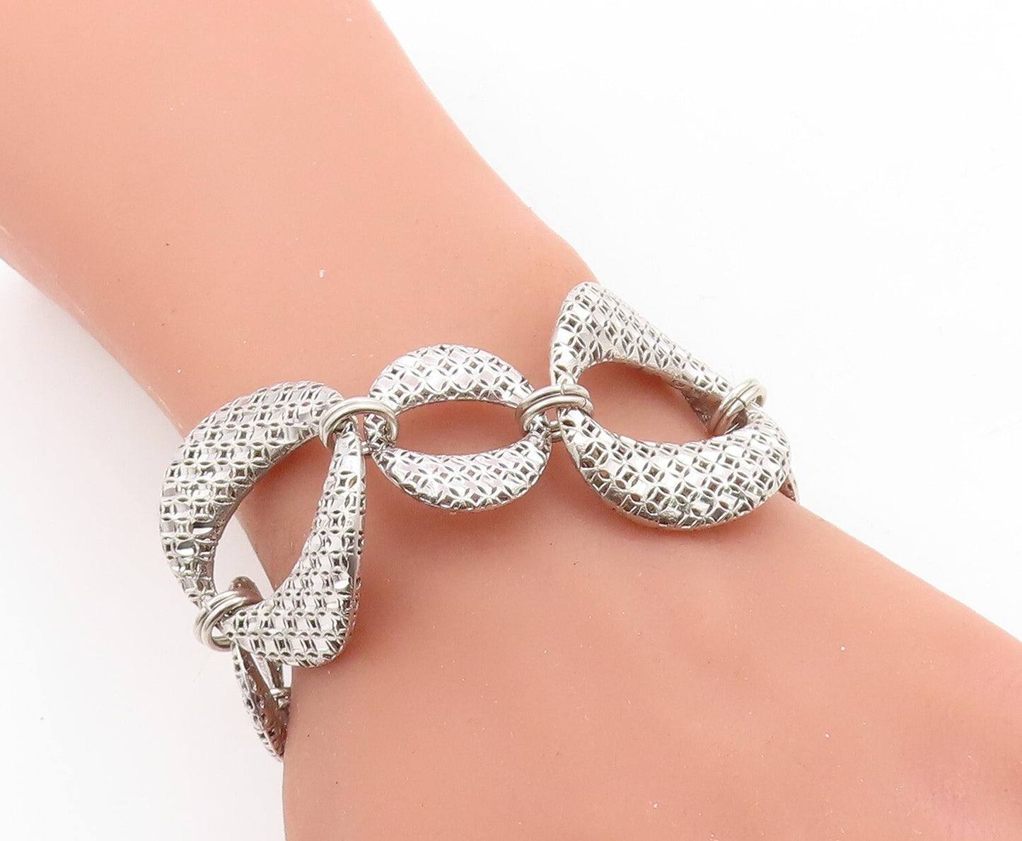 925 Sterling Silver  Vintage Shiny Cutout Oval Link Chain Bracelet  BT2536