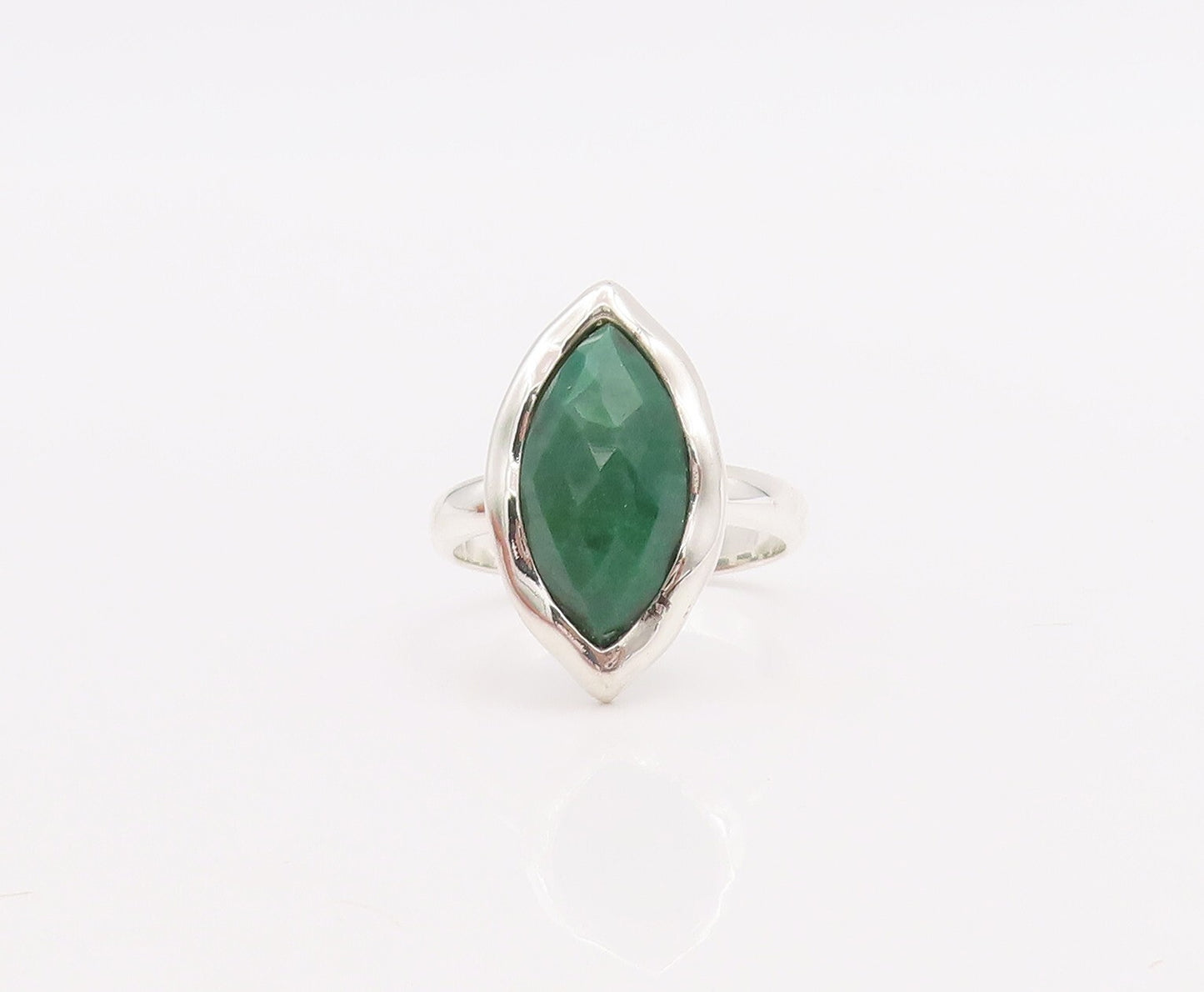 925 Sterling Silver Vintage Ring Marquise Cut Green Gemstone  Sz 7  RG29837