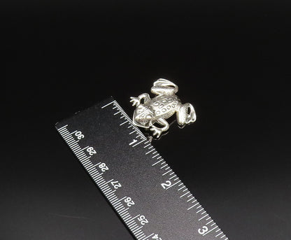 925 Sterling Silver  Vintage Carved Spotted Frog Animal Brooch Pin  BP9687