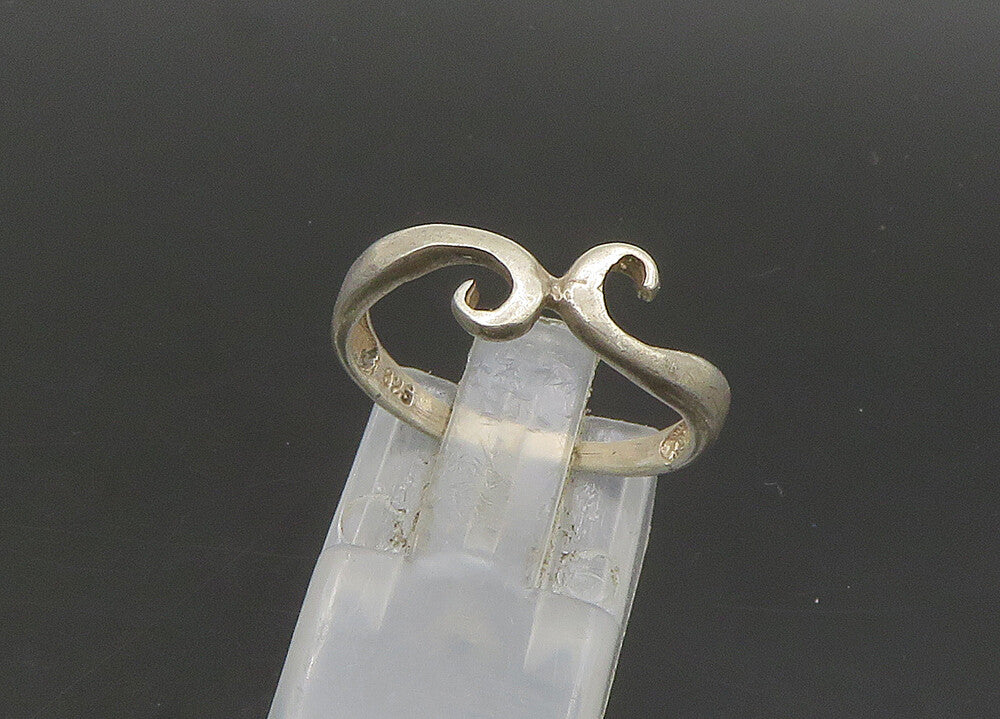 925 Sterling Silver  Vintage Shiny Smooth Swirl Band Ring Sz 7  RG21837