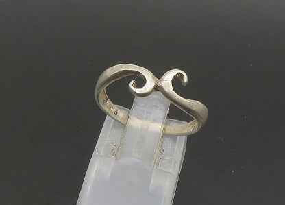925 Sterling Silver  Vintage Shiny Smooth Swirl Band Ring Sz 7  RG21837