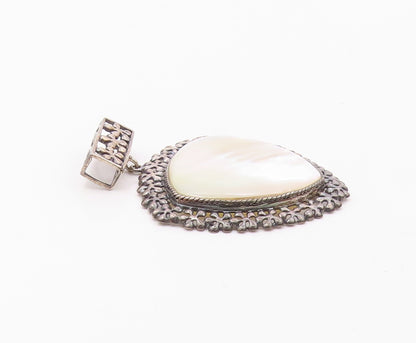 925 Sterling Silver  Vintage Mother Of Pearl Floral Border Pendant  PT7831
