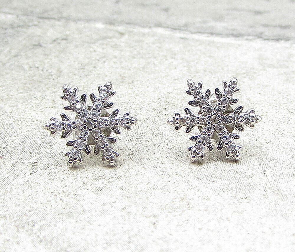 925 Sterling Silver  White Cubic Zirconia Snowflake Stud Earrings  EG1425