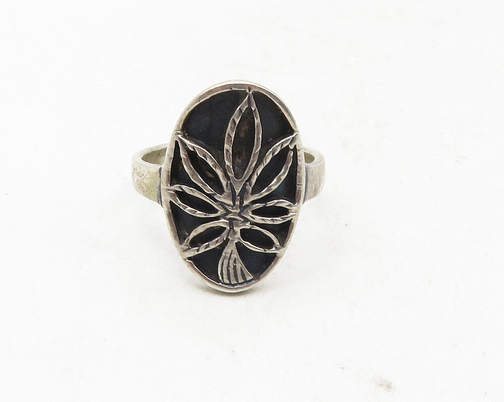 925 Sterling Silver  Vintage Oxidized Floral Leaf Motif Band Ring Sz 8  RG9677
