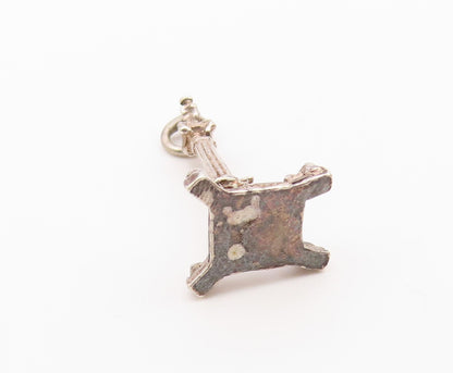 925 Sterling Silver  Vintage Monument Structure Petite Pendant  PT16725