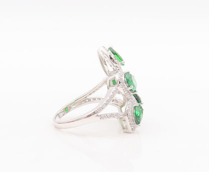 925 Sterling Silver Vintage Ring Drop Oval Cut Green Halo White CZ  Sz 7 RG29350