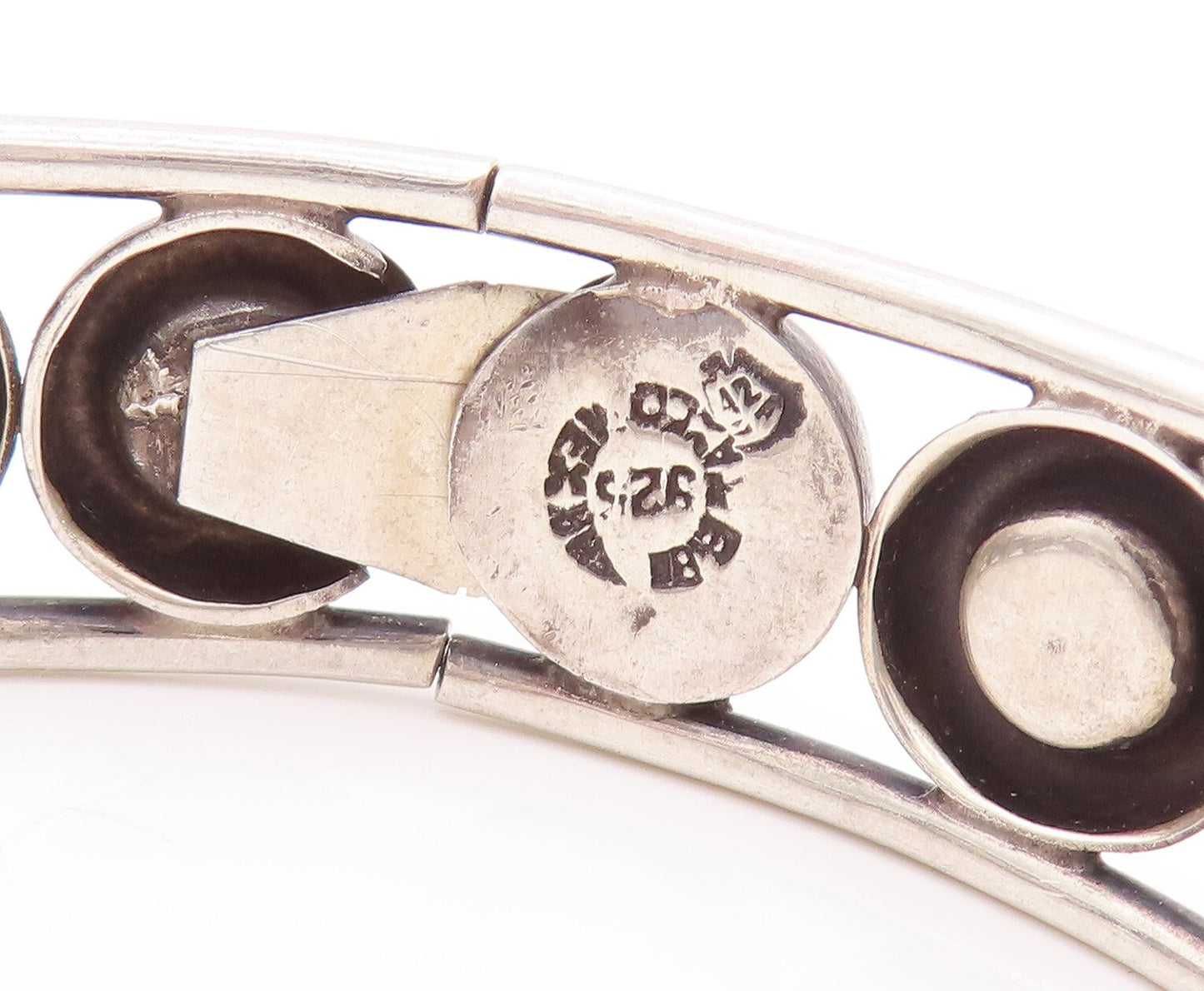 925 Sterling Silver Vintage Bracelet MEXICO Solid Rings Carved Bangle  BT10694