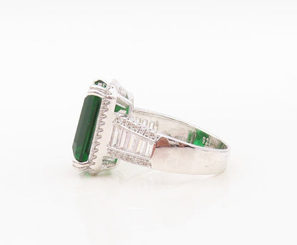 925 Sterling Silver Vintage Ring Rectangle Cut Green & White CZ Sz 7.5  RG30050