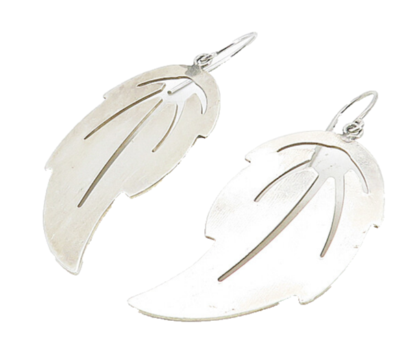 925 Sterling Silver  Vintage Shiny Cutout Detail Leaf Dangle Earrings  EG4131