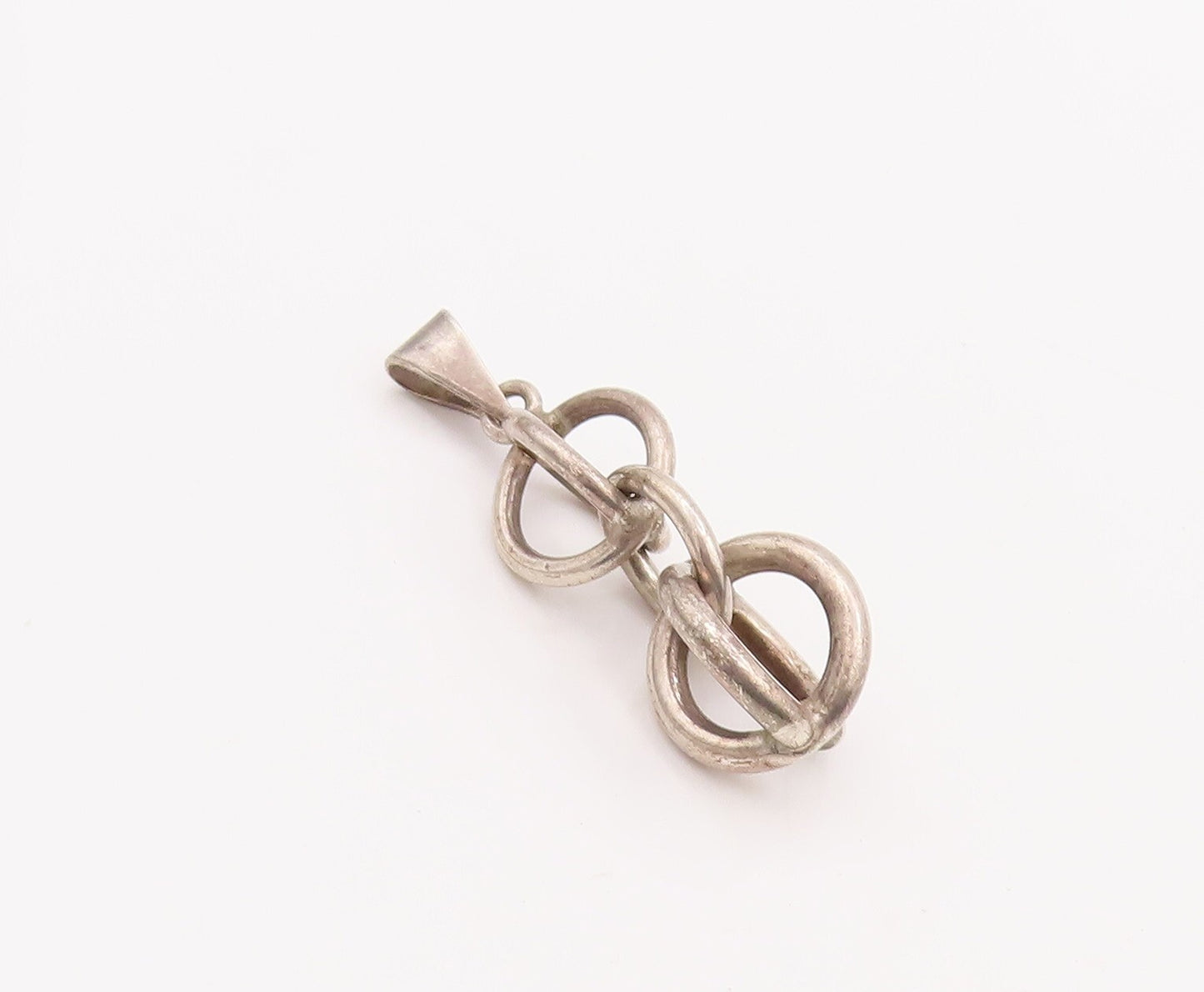 925 Sterling Silver Vintage Pendant Solid Interlocked Cutout Rings PT23429