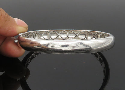 SWAROVSKI 925 Sterling Silver  Vintage Crystal Pattern Bangle Bracelet  BT8415