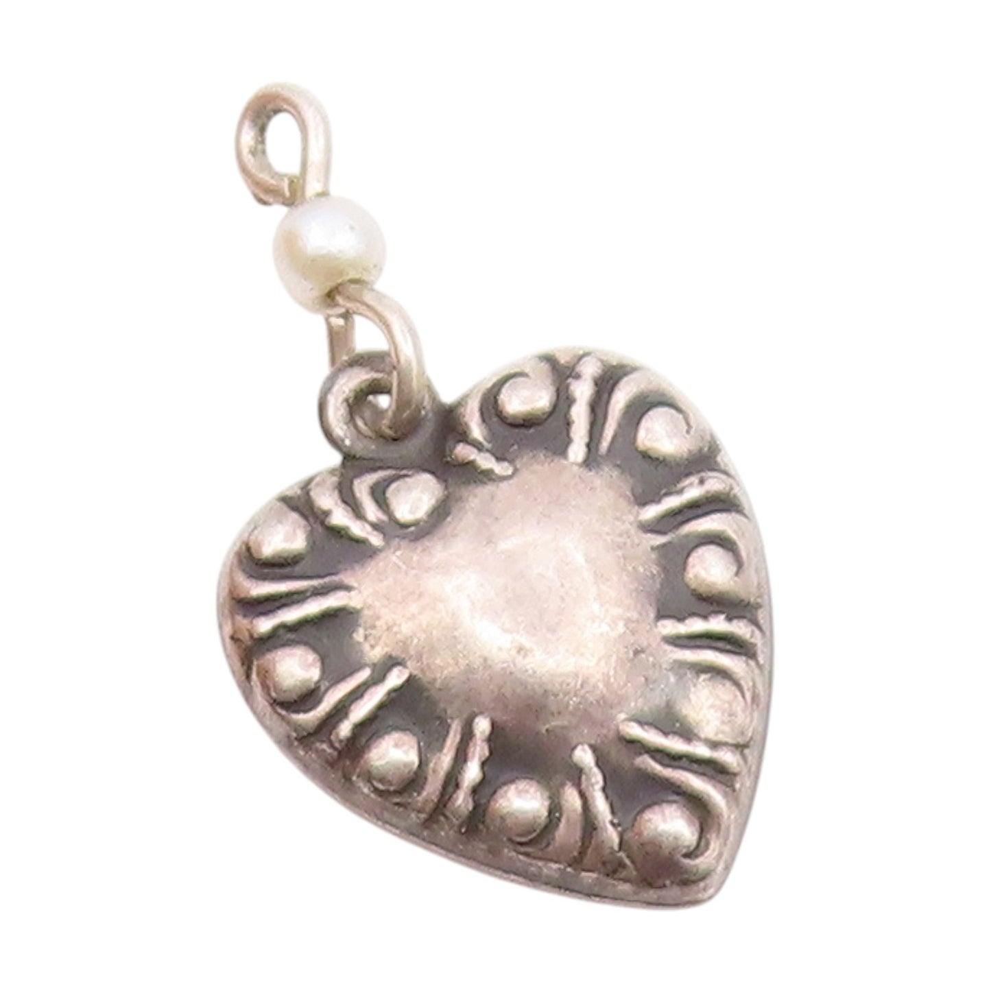 925 Sterling Silver  Vintage Petite Pearl Love Heart Motif Pendant  PT16464