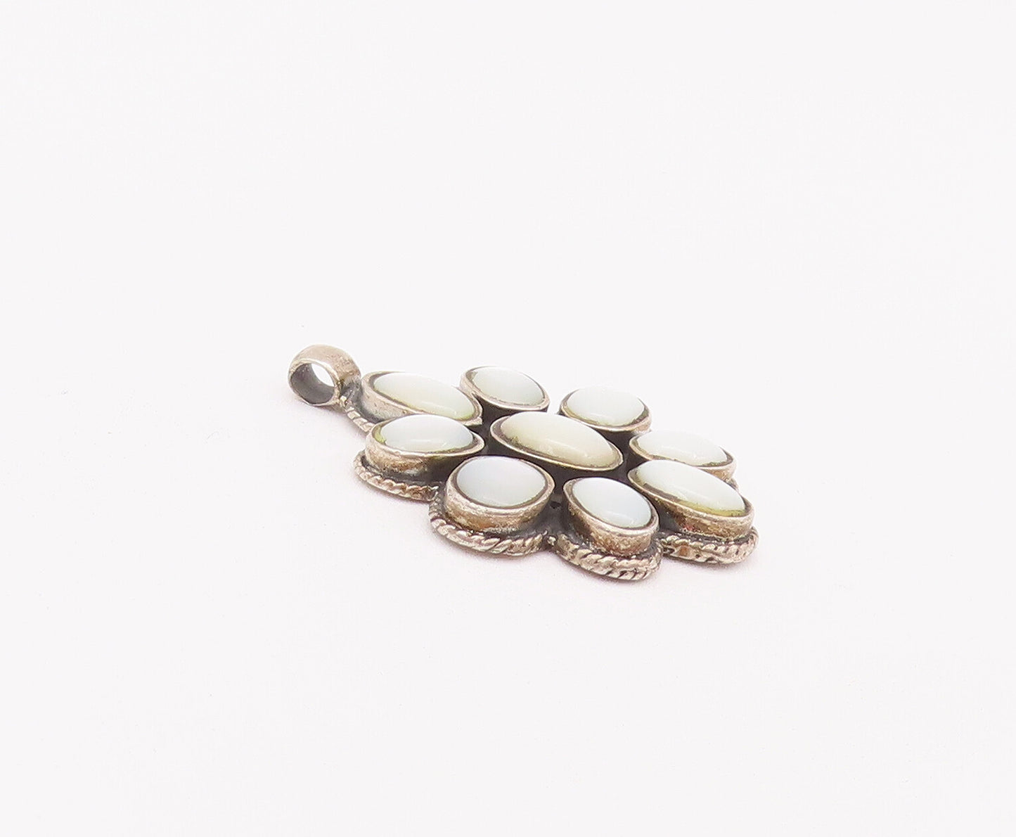 925 Sterling Silver Vintage Pendant Oval Cut Mother Of Pearls Flower  PT22812
