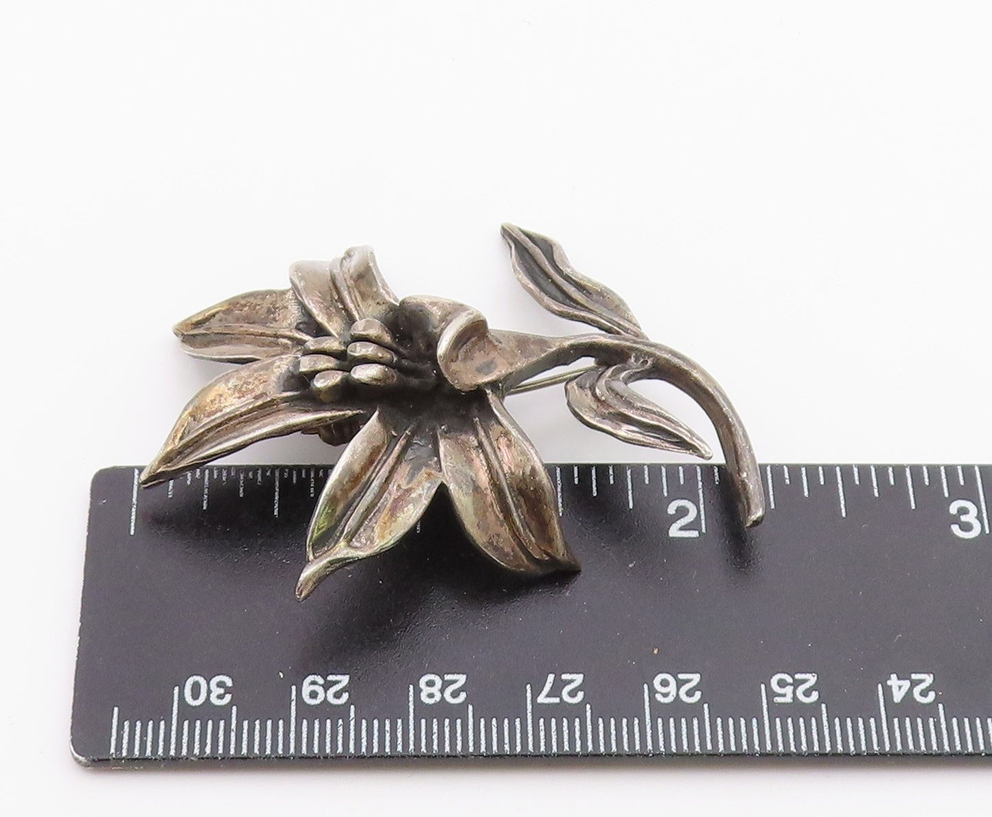 925 Sterling Silver  Vintage Dark Tone Single Flower Motif Brooch Pin  BP9288
