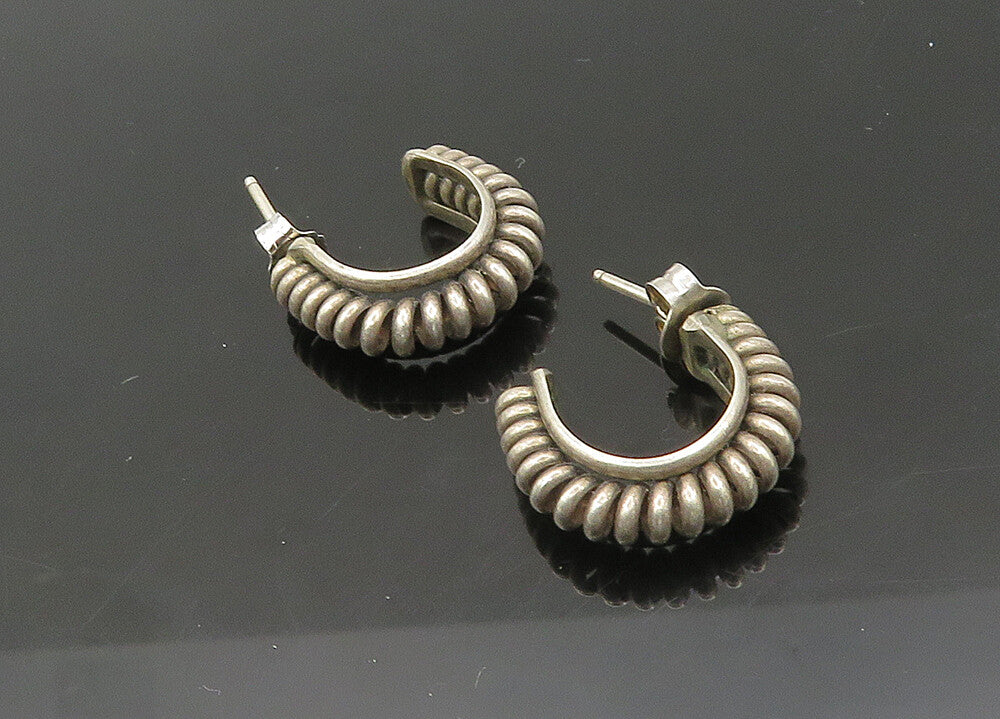 925 Sterling Silver  Vintage Petite Fluted Round JHoop Earrings  EG10733
