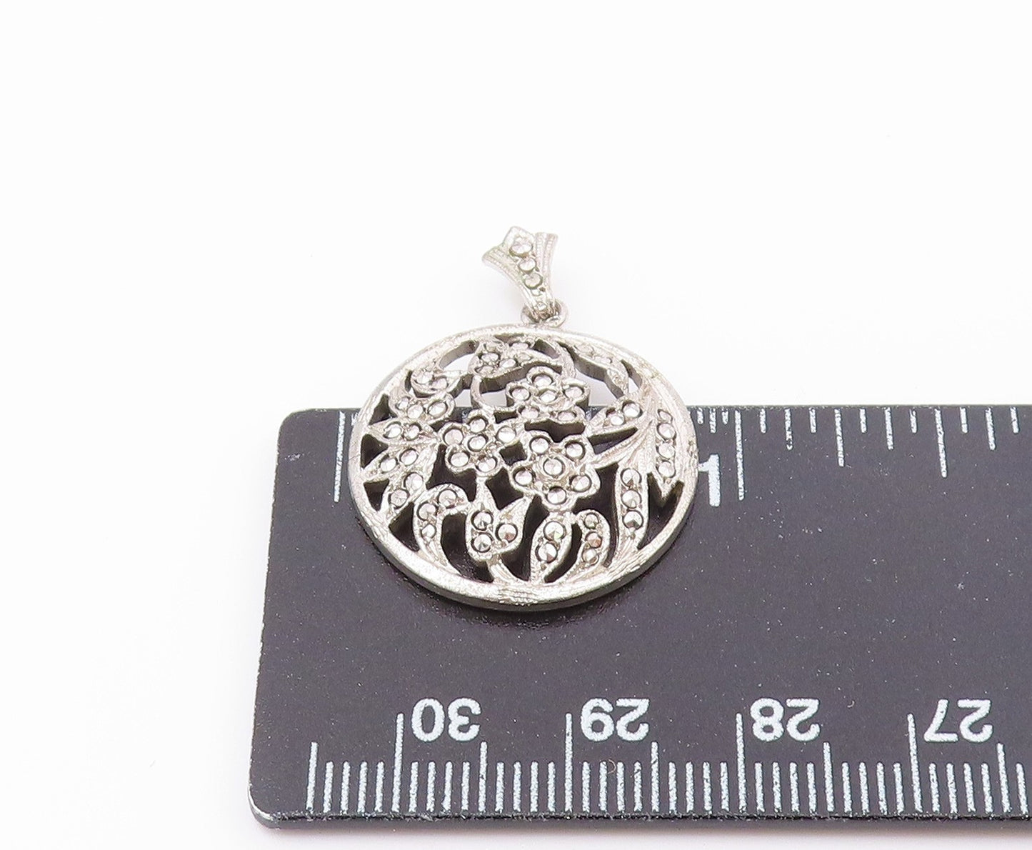 925 Sterling Silver  Vintage Sparkling Floral Vine Motif Pendant  PT16081