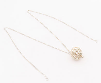 925 Sterling Silver Vintage Necklace Swirly Carved Infinity Large Bead  NE4243