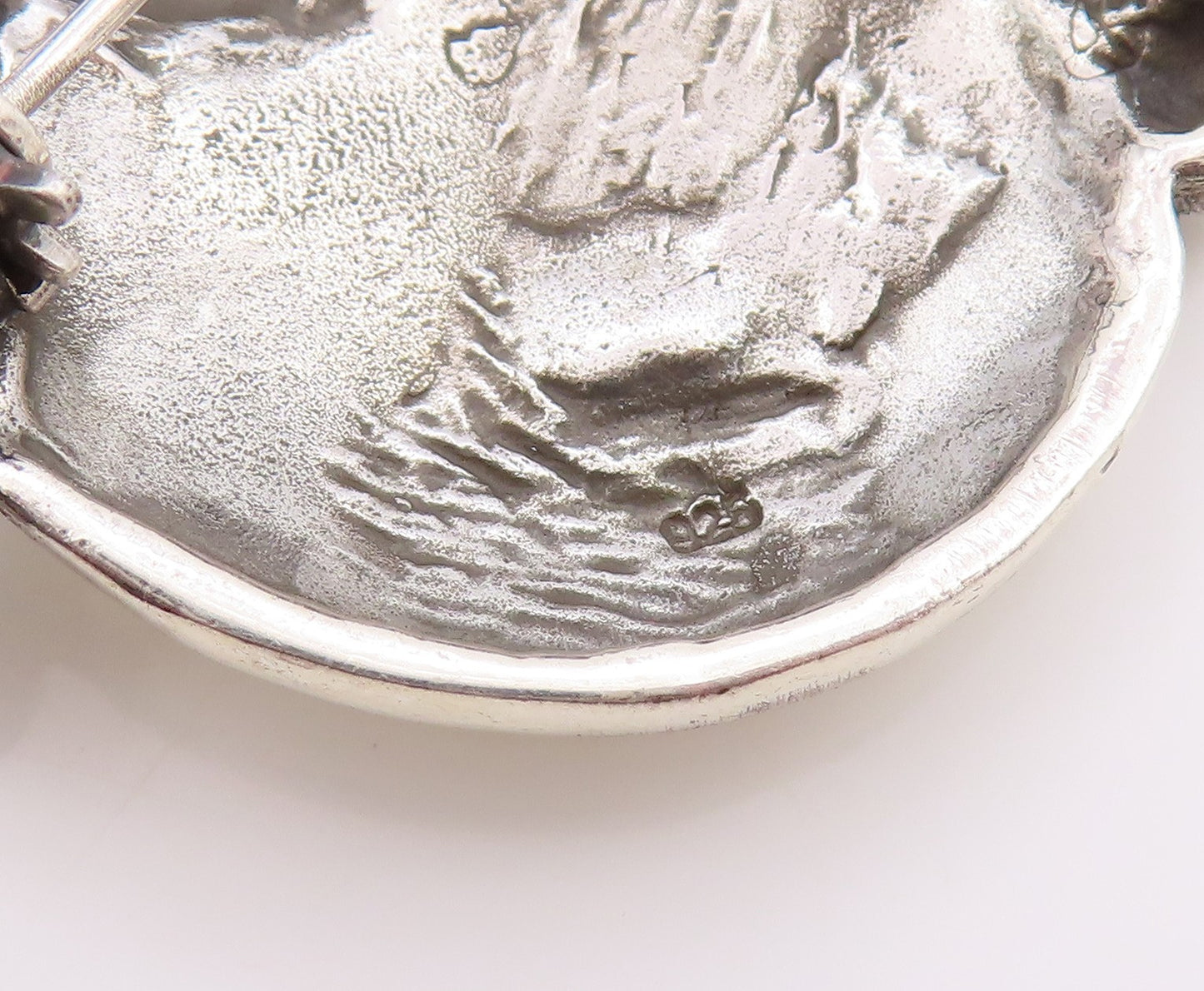 925 Sterling Silver Vintage Brooch Puffed Happy Snow Man Carved  BP11744