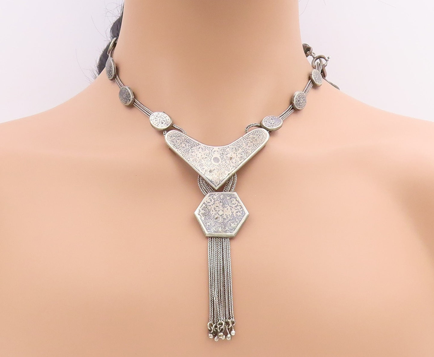 925 Sterling Silver Vintage Necklace Ethnic Geometric Disc & Tassel Chain NE4623
