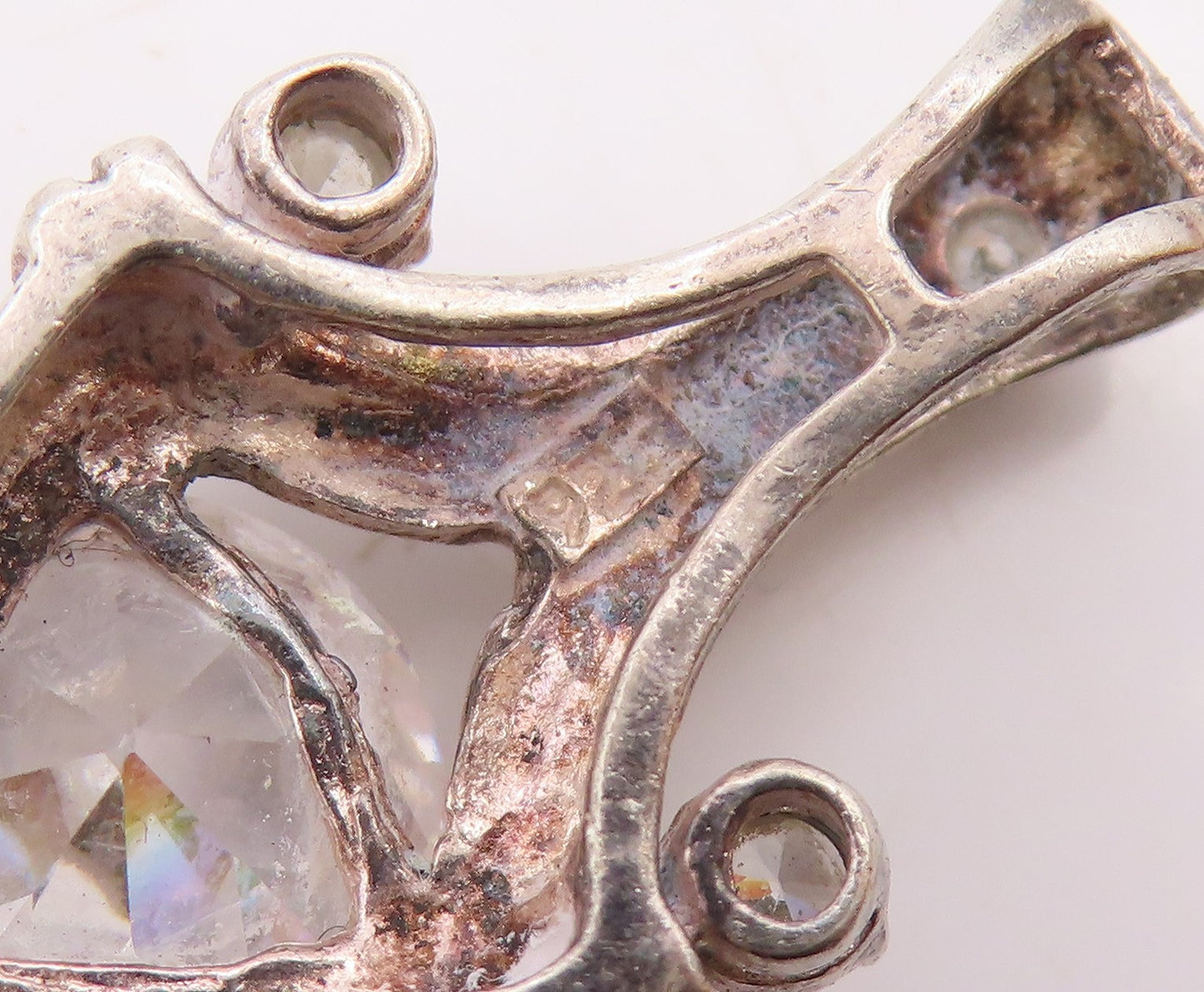 925 Sterling Silver  Vintage Sparkling Cubic Zirconia Pendant  PT19957