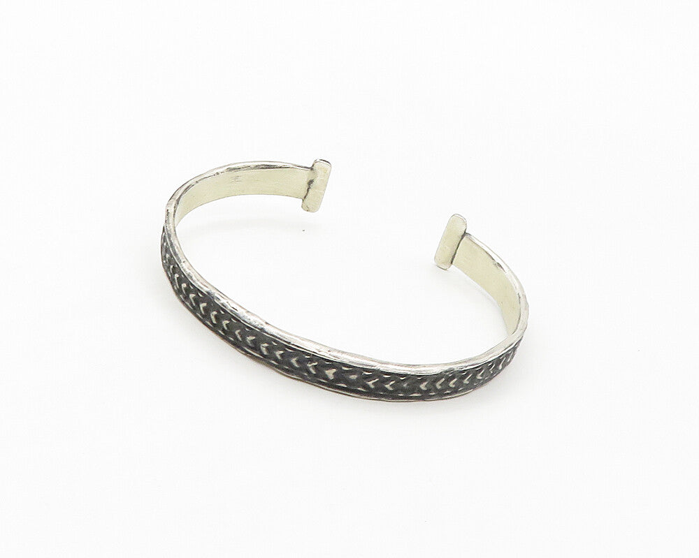 925 Sterling Silver  Vintage Dark Tone Arrow Pattern Cuff Bracelet  BT6760