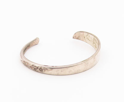 ROGERS ONEIDA 925 Silver  Vintage Shiny Floral Detail Cuff Bracelet  BT7995