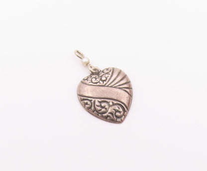 925 Sterling Silver  Vintage Petite Pearl Swirl Love Heart Pendant  PT16471