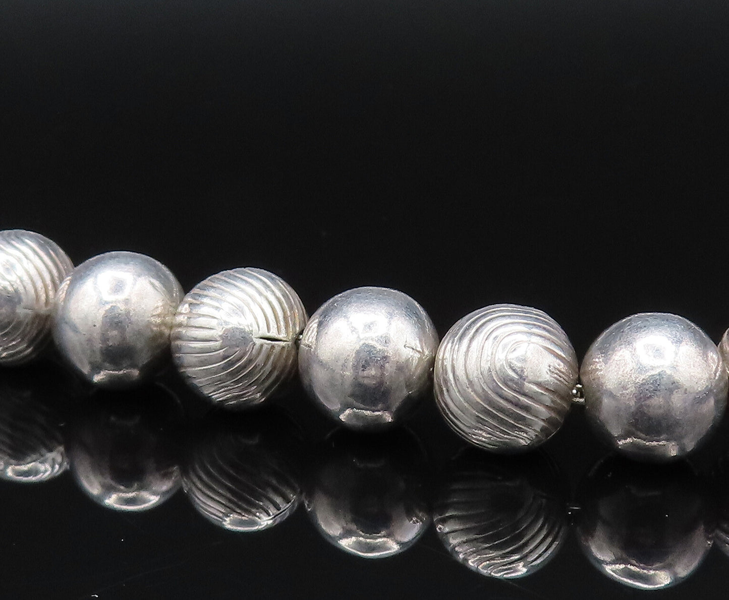 925 Sterling Silver  Vintage Shiny Etched Beaded Chain Necklace  NE2955