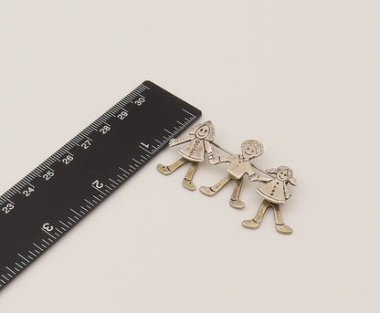 925 Silver  Vintage Kids With Dancing Feet Holding Hands Brooch Pin  BP10249