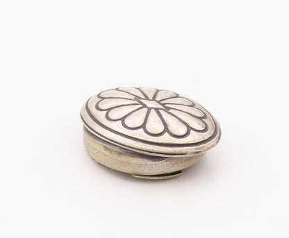 NAVAJO 925 Sterling Silver  Vintage Flower Motif Oval Button Cover  TR2734