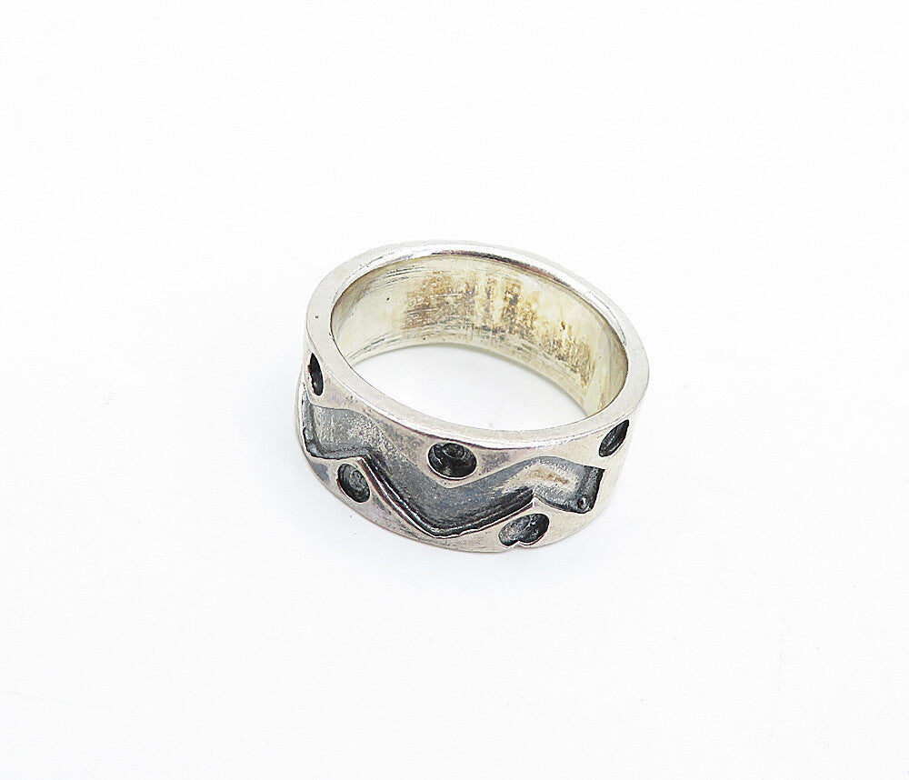 925 Sterling Silver  Vintage Dark Tone Zig Zag Design Band Ring Sz 6.5  RG3967