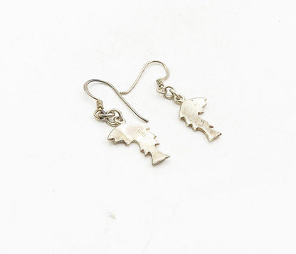925 Sterling Silver  Vintage Petite Patterned Fish Dangle Earrings  EG4890