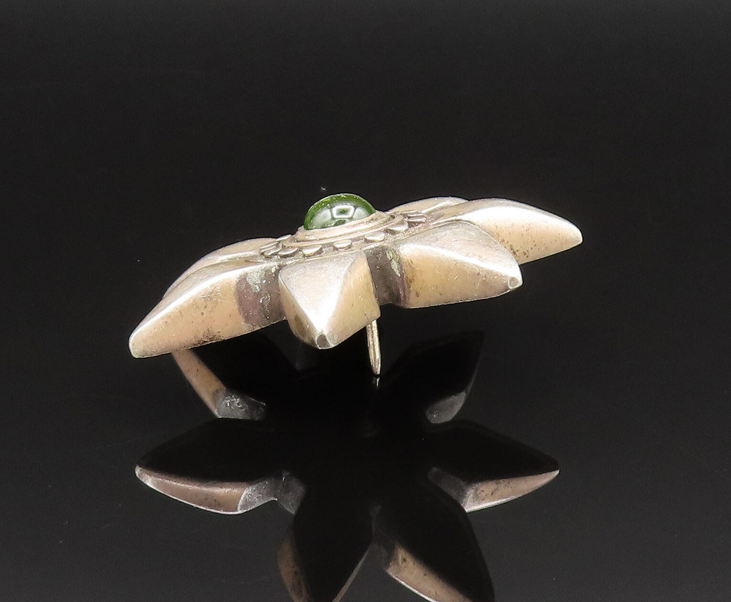 925 Sterling Silver  Vintage Cabochon Cut Peridot Flower Pin  TR3355