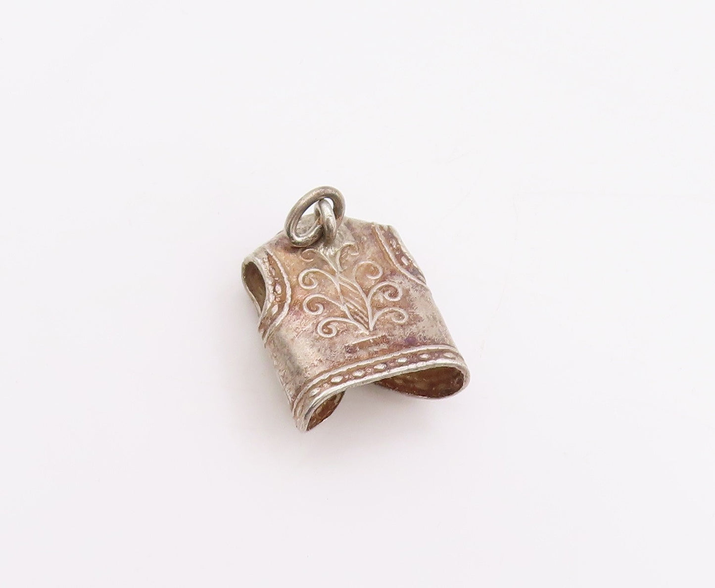 925 Sterling Silver Vintage Pendant Etched Western Cow Boy Vest Charm  PT24935