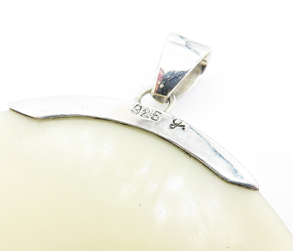 925 Sterling Silver  Mother Of Pearl Brick Layer Round Swirl Pendant  PT5893