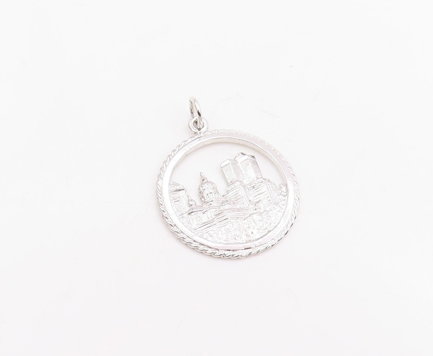 925 Sterling Silver Vintage Pendant Montreal Cityscape Souvenir Charm  PT25757