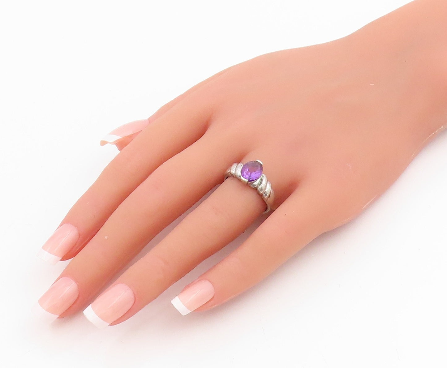 925 Sterling Silver Vintage Ring Oval Cut Amethyst Ribbed Band  Sz 7.5  RG34829