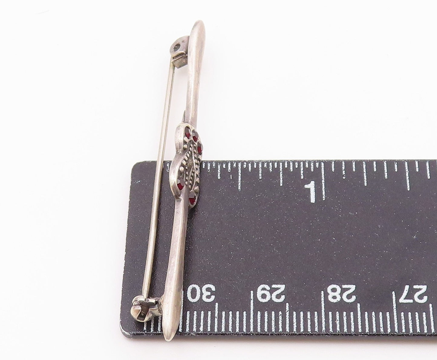 925 Sterling Silver  Vintage Petite Flat Cut Garnet Brooch Pin  BP9225