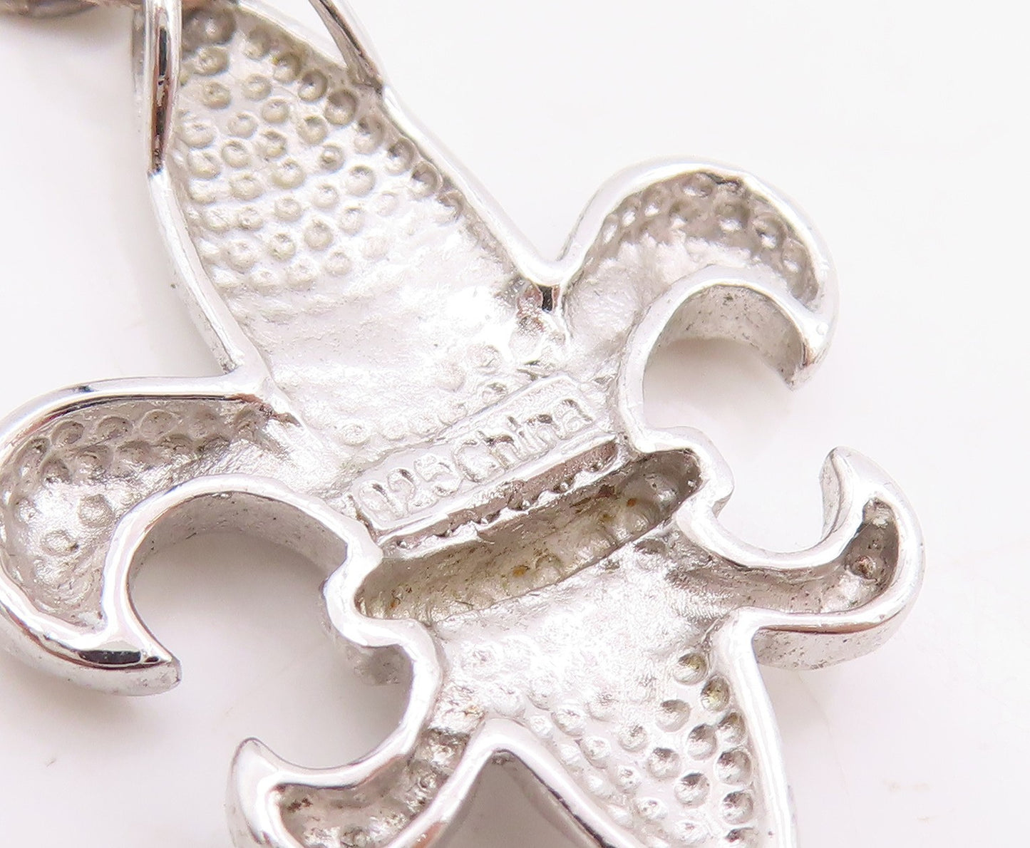 925 Sterling Silver Vintage Pendant Hammered French Lily Royalty Symbol  PT25398