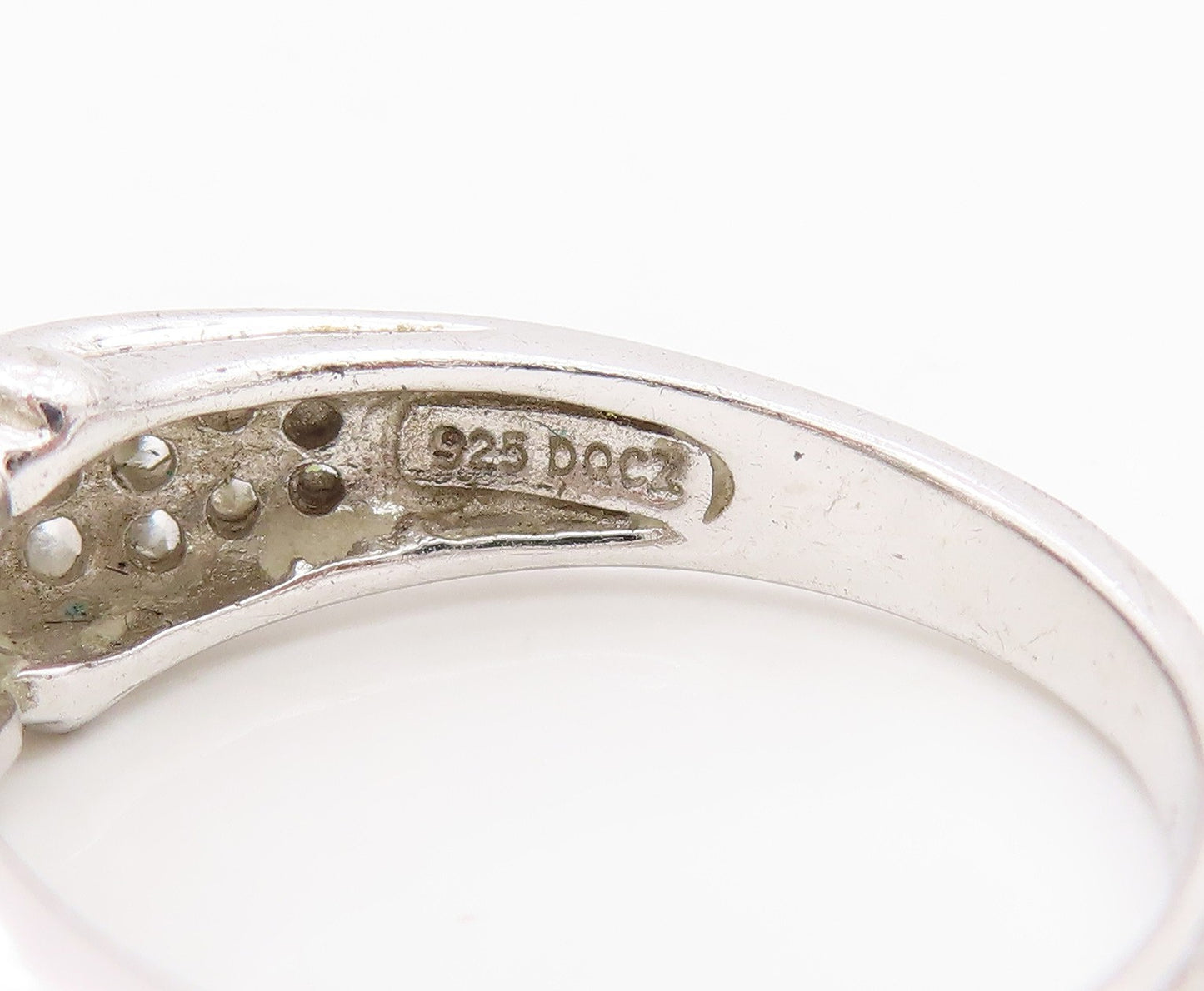 925 Sterling Silver Vintage Ring Sparkling CZ Statement Band  Sz 8.5  RG34197