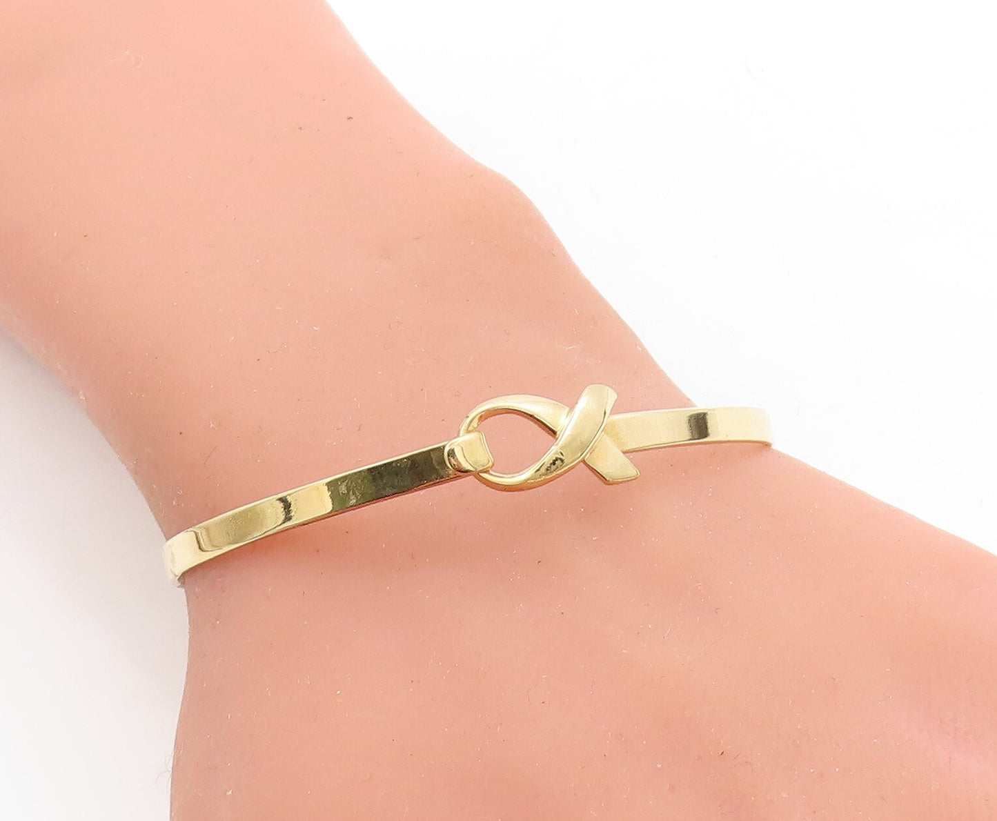 925 Sterling Silver  Shiny Gold Plated Ribbon Detail Bangle Bracelet  BT2071
