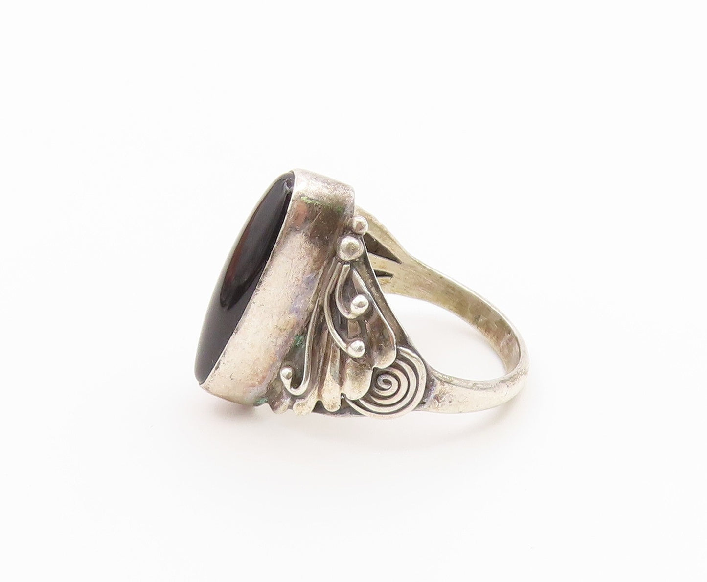 925 Sterling Silver Vintage Ring NAVAJO Onyx Feather & Scroll  Sz 8  RG36866