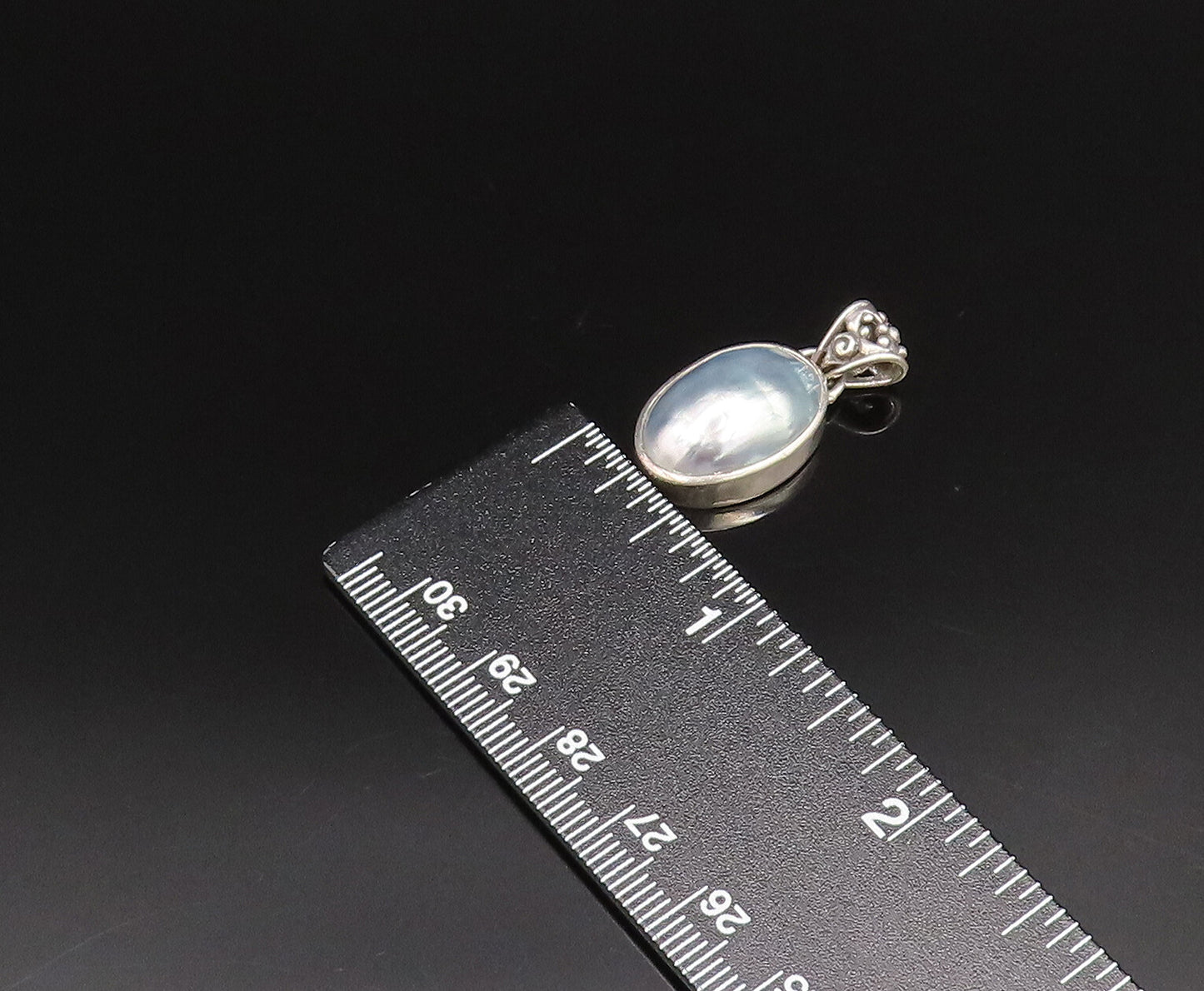 925 Silver  Vintage Cabochon Mother Of Pearl Detailed Bail Pendant  PT21455